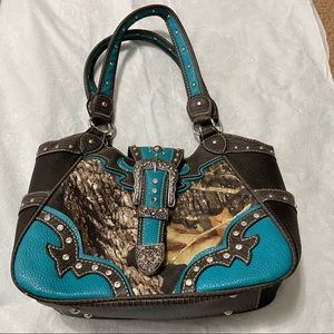 P&G concealed purse